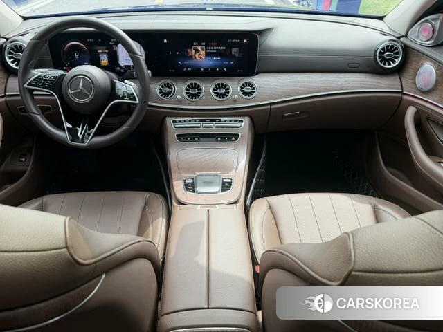 Mercedes-Benz E-class 2023 Черный из Китая, фото 2