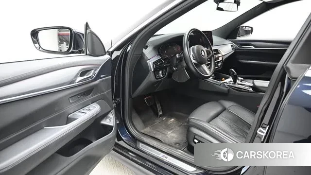 BMW 6 Series GT (G32) 2022 Черный из Кореи, фото 2