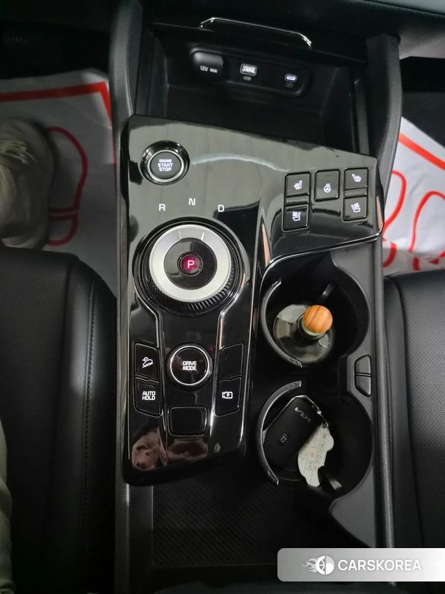 Kia Sportage 5th Generation Hybrid 2023 Белый из Кореи, фото 2