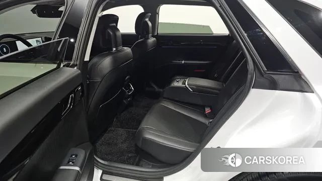 Hyundai Grandeur Hybrid (GN7) 2023 Белый из Кореи, фото 2