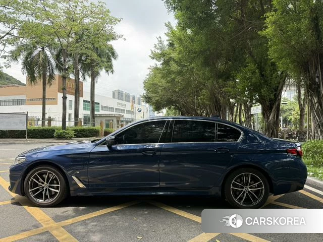 BMW 5 series PHEV 2021 Синий из Китая, фото 2