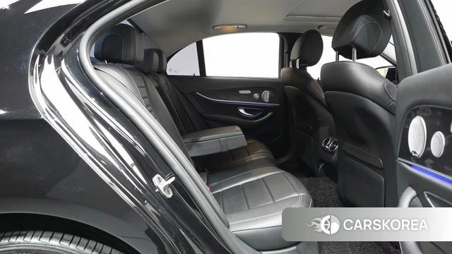 Mercedes-Benz E-Class W213 2019 Черный из Кореи, фото 2