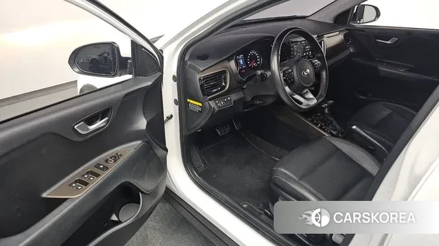 Kia Stonic 2018 Белый из Кореи, фото 2