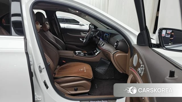 Mercedes-Benz E-Class W213 2020 Белый из Кореи, фото 2