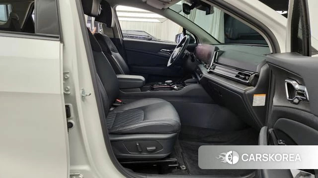 Kia Sportage 5th Generation Hybrid 2023 Белый из Кореи, фото 2