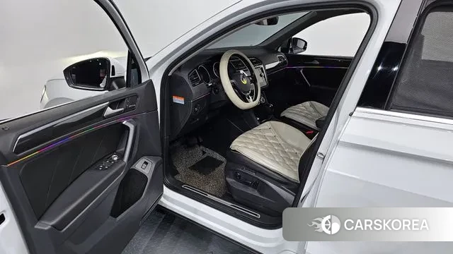 Volkswagen Tiguan second Generation 2020 Белый из Кореи, фото 2