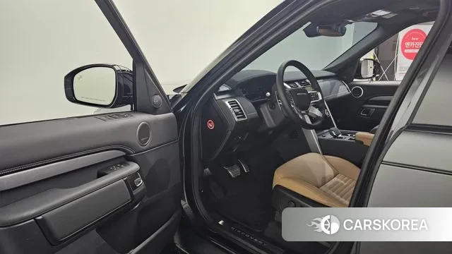 Land Rover Discovery 5 2024 Серый из Кореи, фото 2