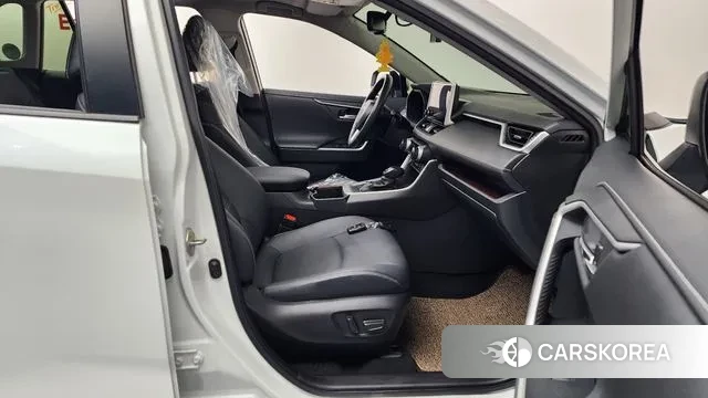 Toyota RAV4 5th Generation 2023 Белый из Кореи, фото 2