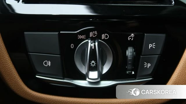 BMW 5 Series (G30) 2021 Белый из Кореи, фото 2