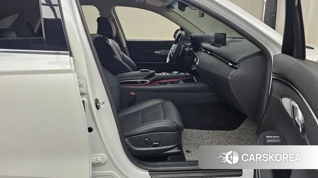 Genesis GV70 2023 Белый из Кореи, фото 2