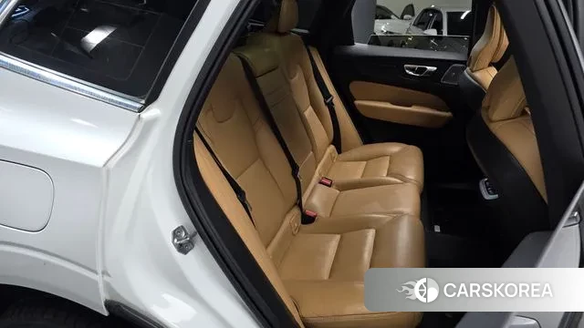 Volvo XC60 second Generation 2021 Белый из Кореи, фото 2