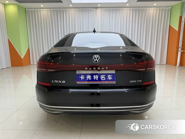 Volkswagen Passat 2022 Черный из Китая, фото 2