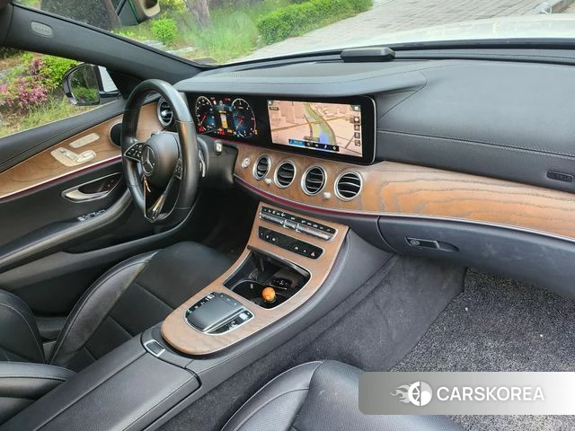 Mercedes-Benz E-Class W213 2021 Белый из Кореи, фото 2