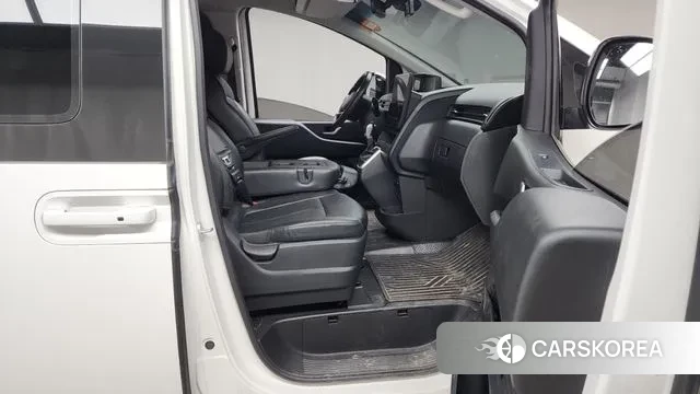 Hyundai Staria 2021 Белый из Кореи, фото 2