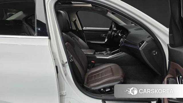 BMW 3 Series (G20) 2019 Белый из Кореи, фото 2