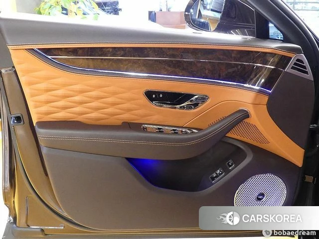 Bentley Flying Spur 3rd Generation 2023 Фиолетовый из Кореи, фото 2