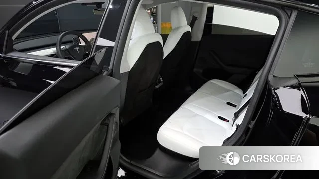 Tesla Model Y 2024 Черный из Кореи, фото 2