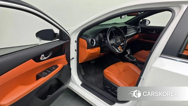 Kia The New K3 2nd generation 2021 Белый из Кореи, фото 2