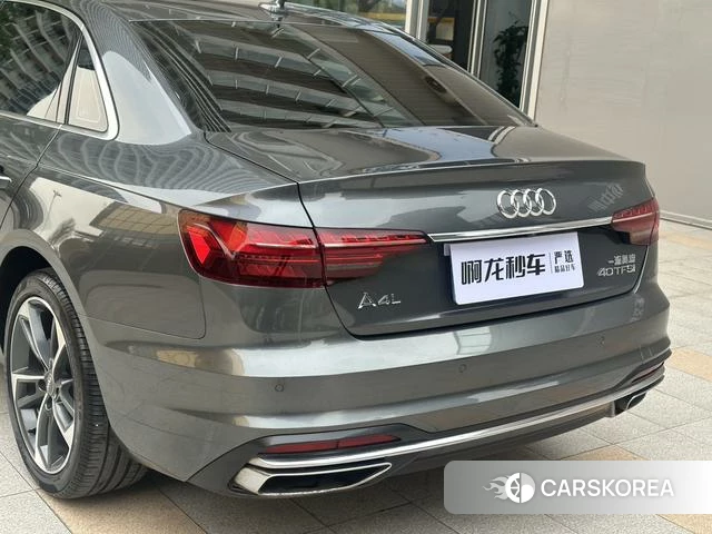 Audi A4L 2022 Темно-серый из Китая, фото 2