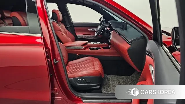 Genesis GV70 2021 Красный из Кореи, фото 2