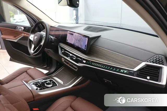 BMW X7 2024 Черный из Китая, фото 2