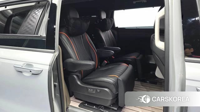Kia The New Carnival 4th Generation 2025 Серебристо-серый из Кореи, фото 2