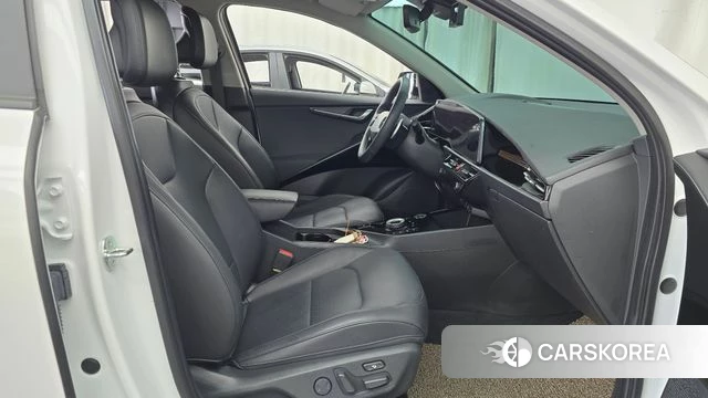 Kia Di Ol Nu Niro 2023 Белый из Кореи, фото 2