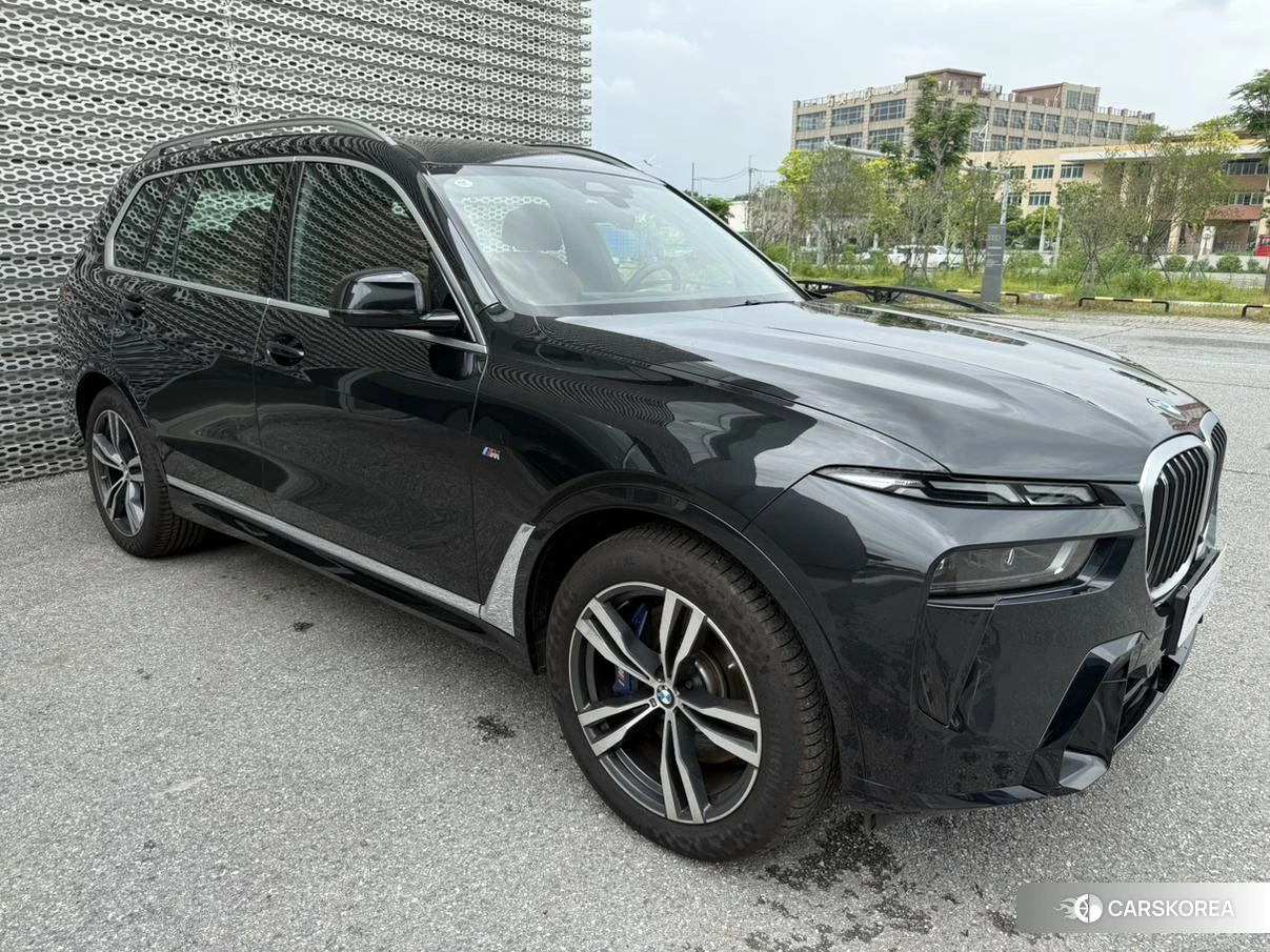 BMW X7 2022 Черный из Китая, фото 2