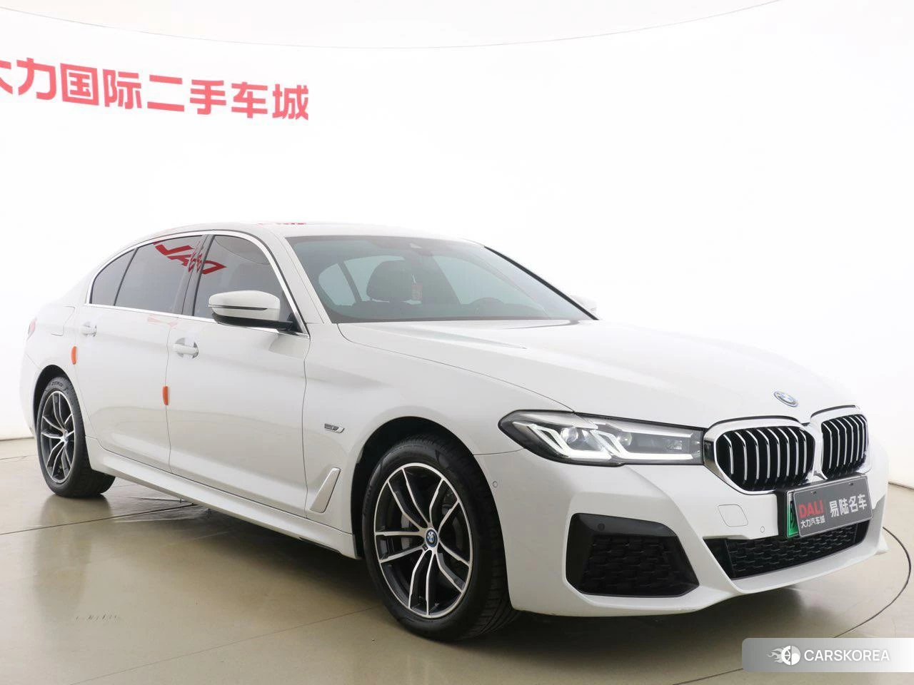 BMW 5 series PHEV 2021 Белый из Китая, фото 2