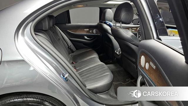 Mercedes-Benz E-Class W213 2020 Серый из Кореи, фото 2
