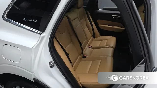 Volvo XC60 second Generation 2020 Белый из Кореи, фото 2