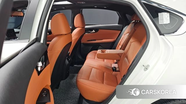 Kia The New K3 2nd generation 2023 Белый из Кореи, фото 2