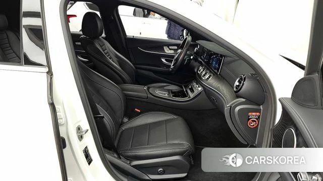 Mercedes-Benz E-Class W213 2022 Белый из Кореи, фото 2