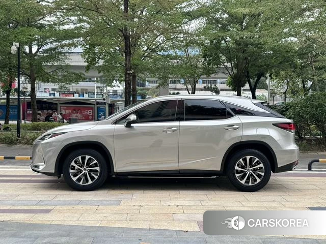 Lexus RX 2022 Серебристо-серый из Китая, фото 2