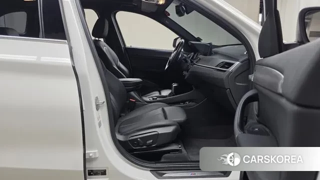 BMW X1 (F48) 2019 Белый из Кореи, фото 2