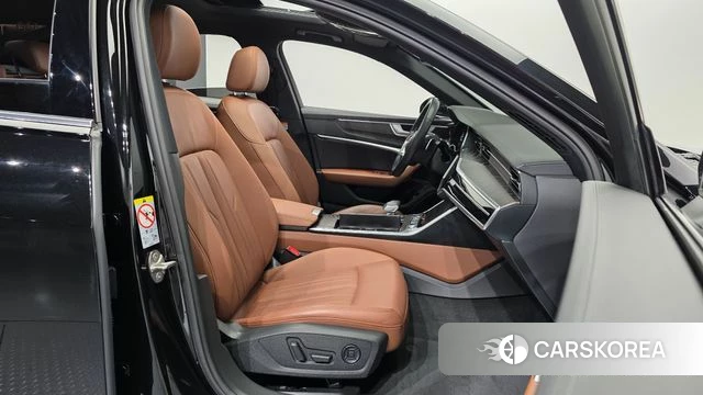 Audi A6 (C8) 2021 Черный из Кореи, фото 2