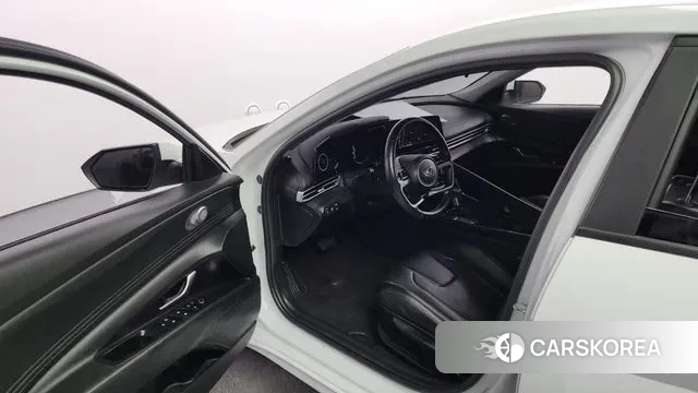 Hyundai Avante Hybrid (CN7) 2022 Белый из Кореи, фото 2