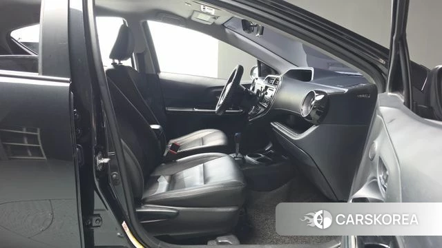 Toyota Prius C 2018 Черный из Кореи, фото 2