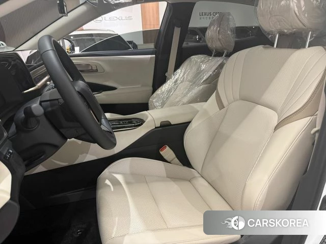 Toyota Crown Crossover 2024 Белый из Кореи, фото 2