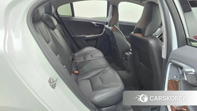 Volvo S60 2018 Белый из Кореи, фото 2
