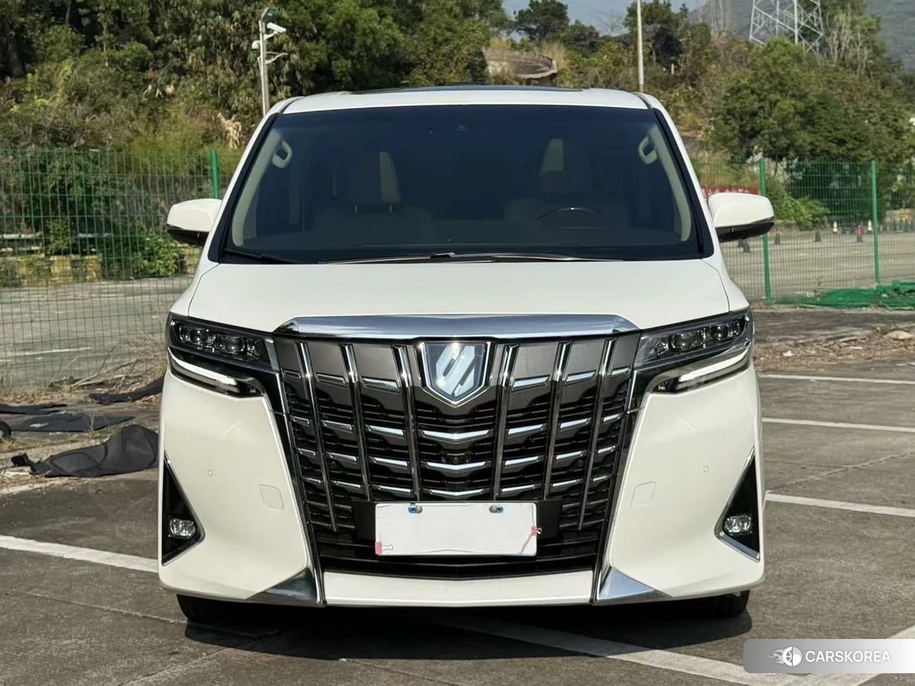 Toyota Elfa 2021 Белый из Китая, фото 2