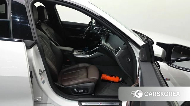 BMW i4 2022 Белый из Кореи, фото 2