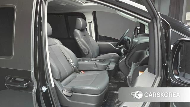 Hyundai Staria 2025 Черный из Кореи, фото 2