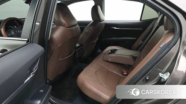Toyota Camry (XV70) 2020 Коричневый из Кореи, фото 2