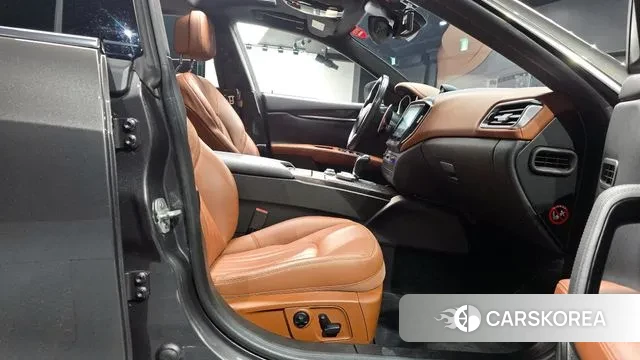 Maserati Ghibli 2018 Серый из Кореи, фото 2