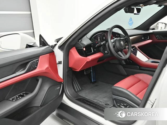 Porsche Taycan 2025 Белый из Кореи, фото 2