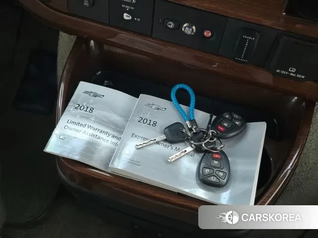 Chevrolet Express Van 2018 Белый из Кореи, фото 2