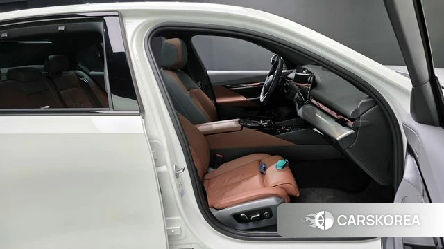 BMW i5 (G60) 2024 Белый из Кореи, фото 2