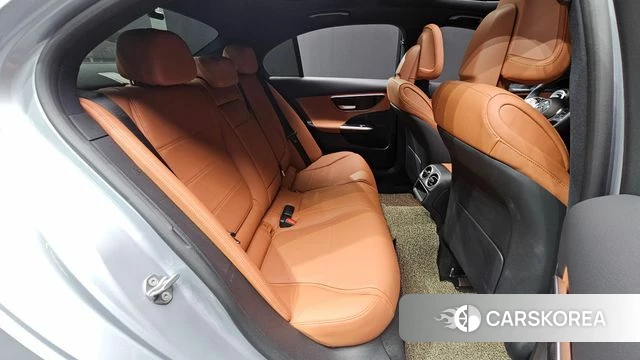 Mercedes-Benz C-Class W206 2023 Серебряный из Кореи, фото 2