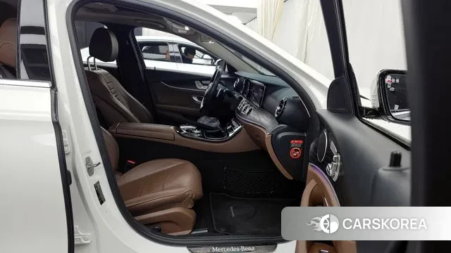 Mercedes-Benz E-Class W213 2018 Белый из Кореи, фото 2